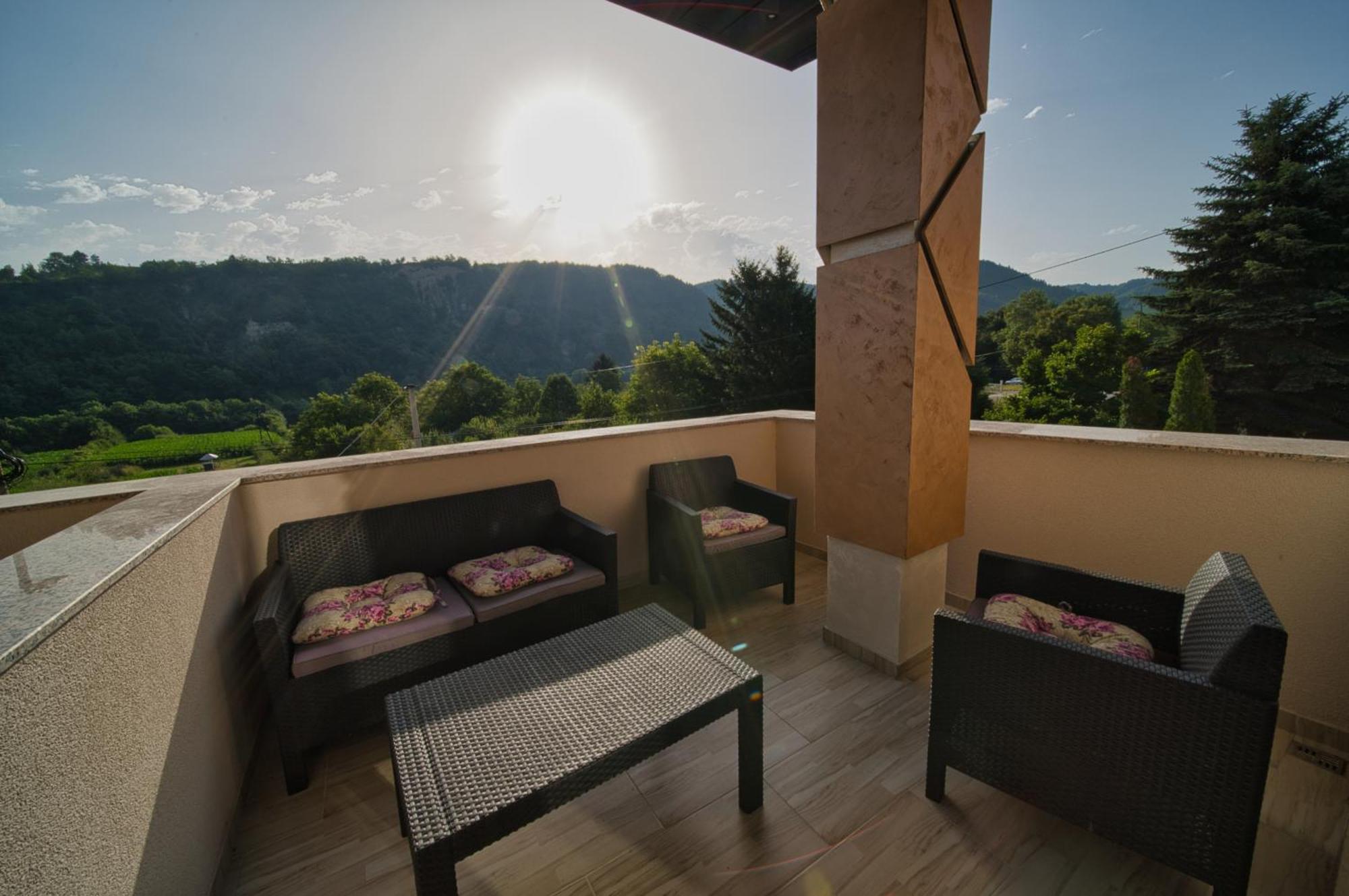 Sm Exclusive Apartments Visoko Eksteriør bilde