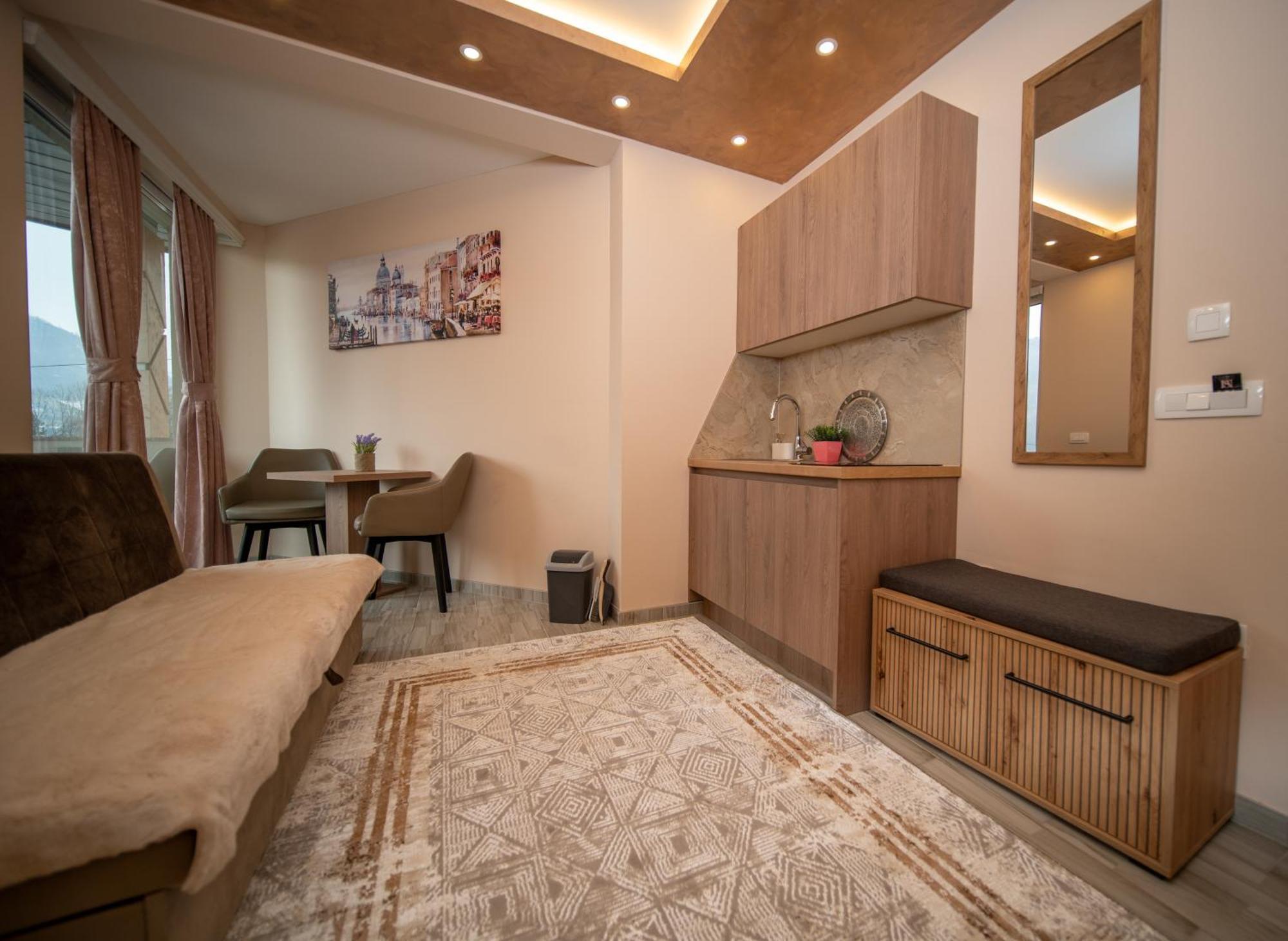 Sm Exclusive Apartments Visoko Eksteriør bilde